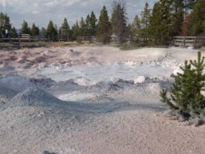 Yellowstone - Lower Geyser Basin Fountain Paint Pot